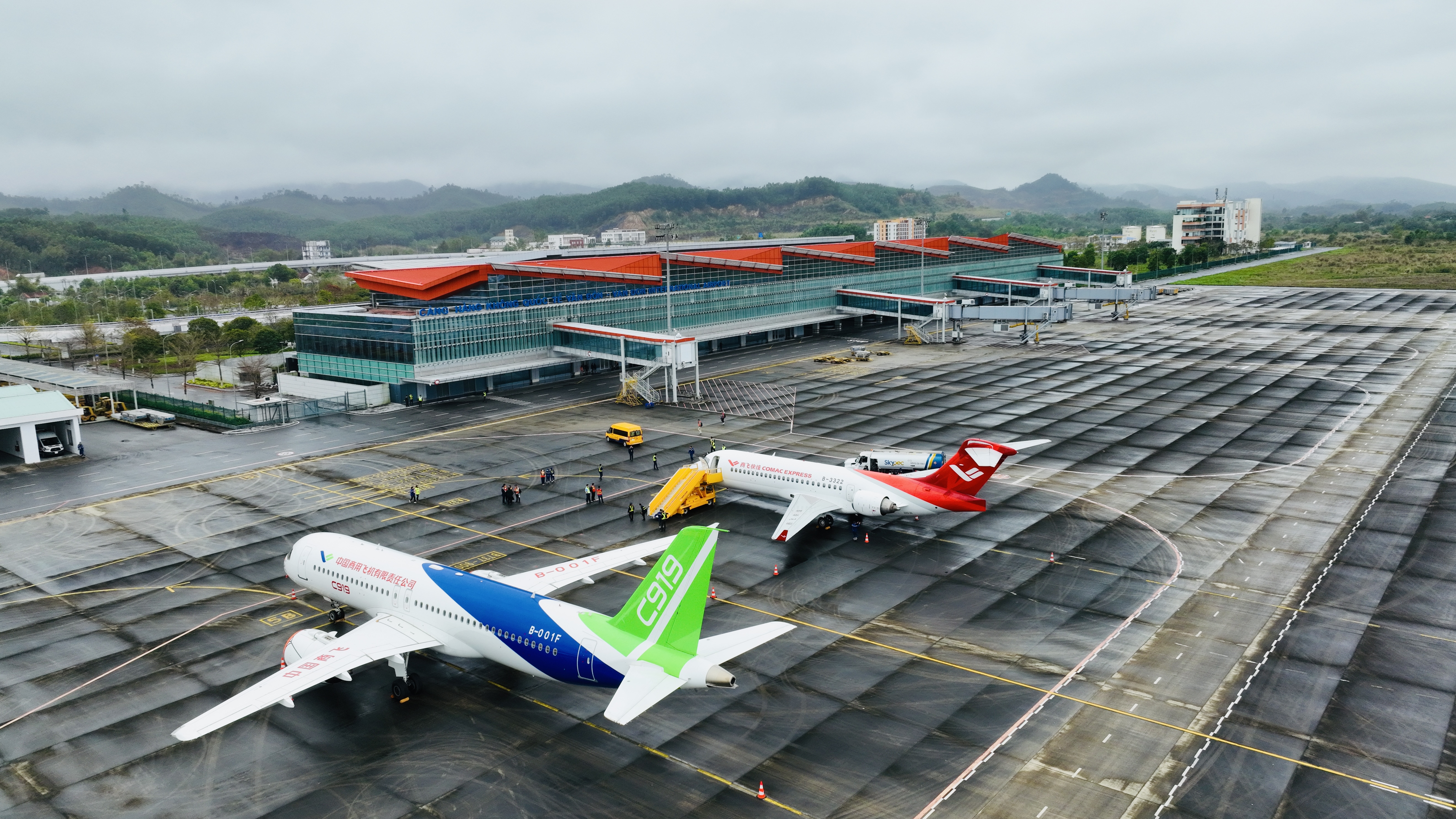 Comac%20Airshow%202.jpg