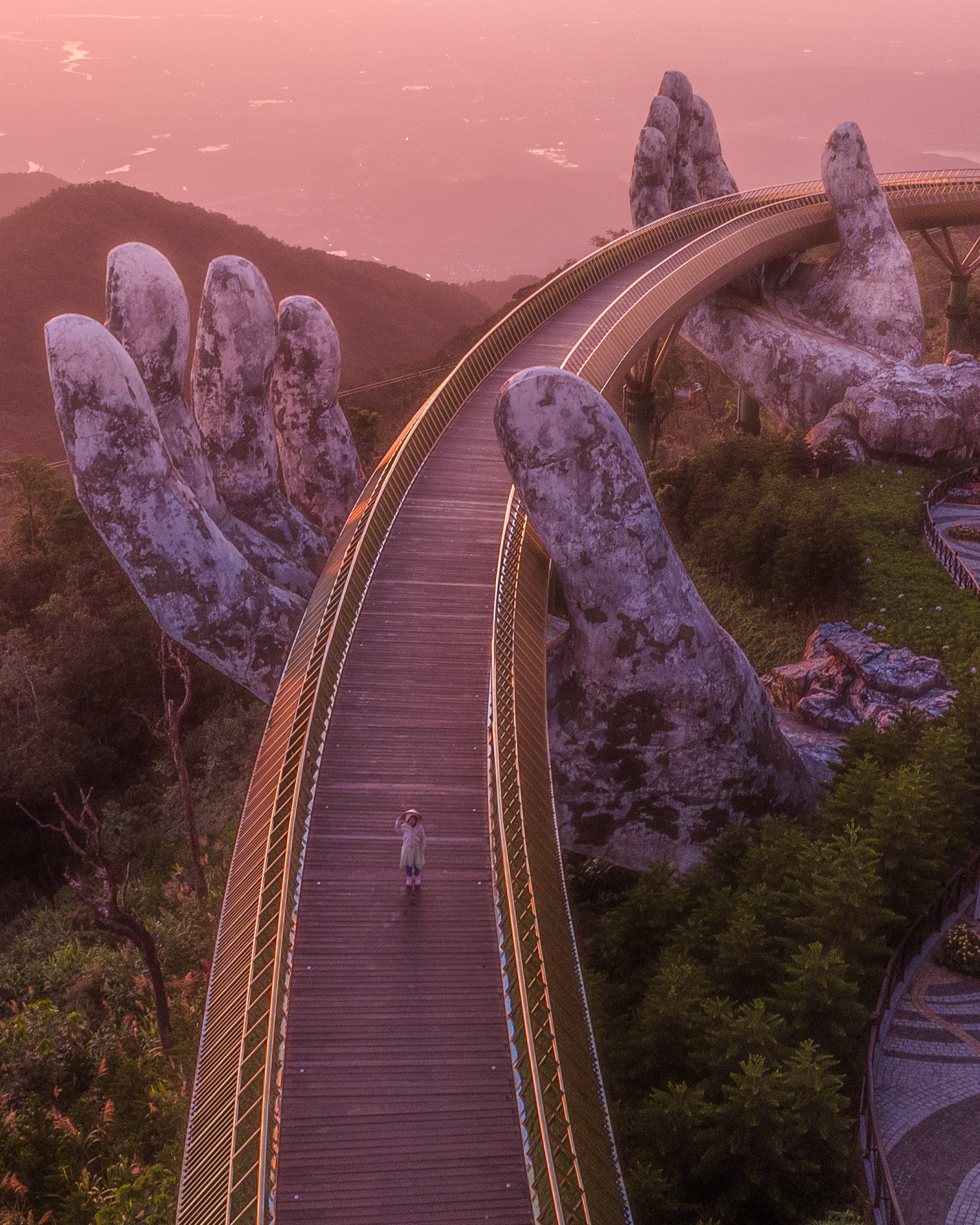 Golden%20Bridge.%20Credit_%20Tran%20Tuan%20Viet.jpg