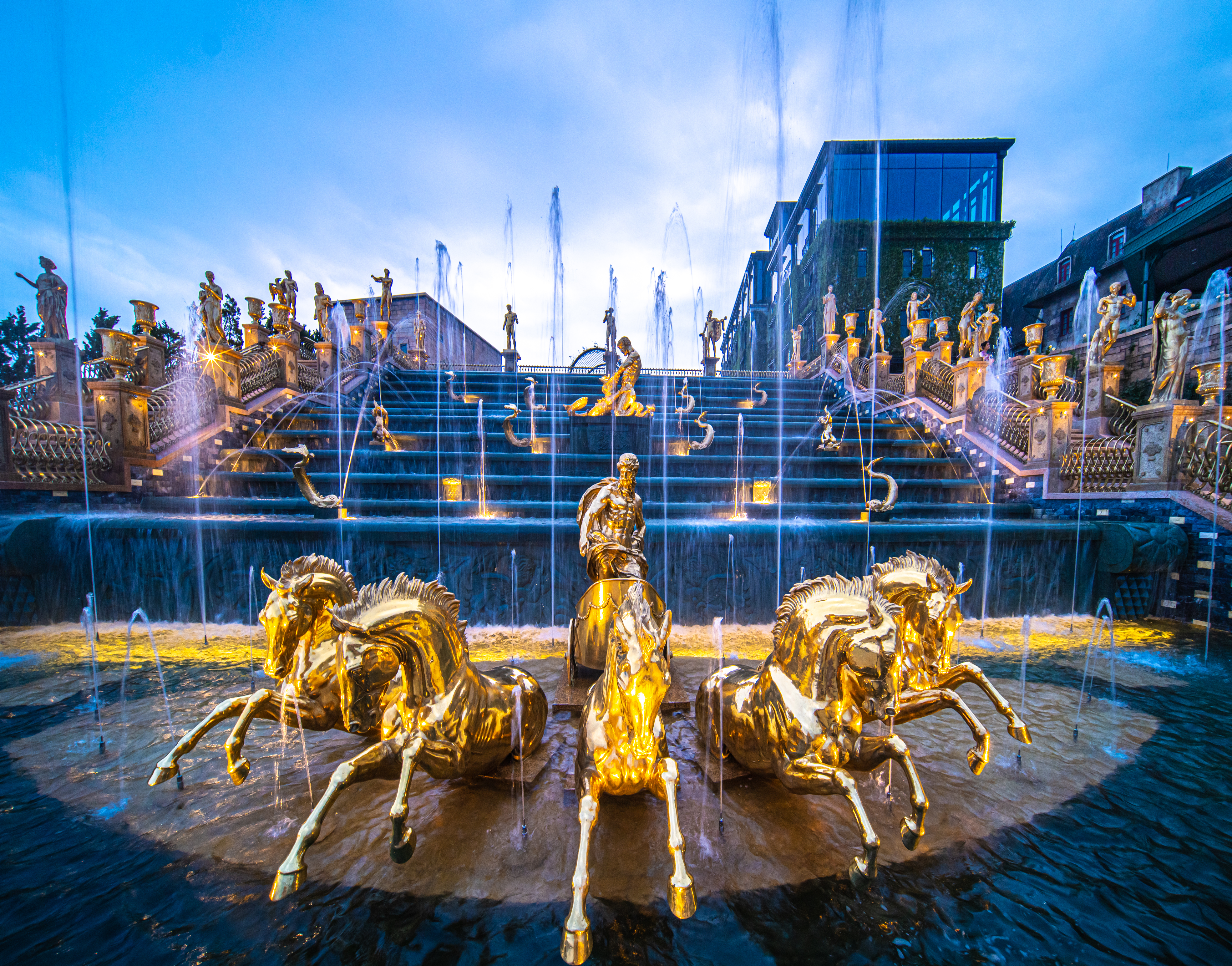 Sân chơi thể thao, khoảng xanh và không gian nghỉ ngơi đan xen đáp ứng sở thích mọi lứa tuổi