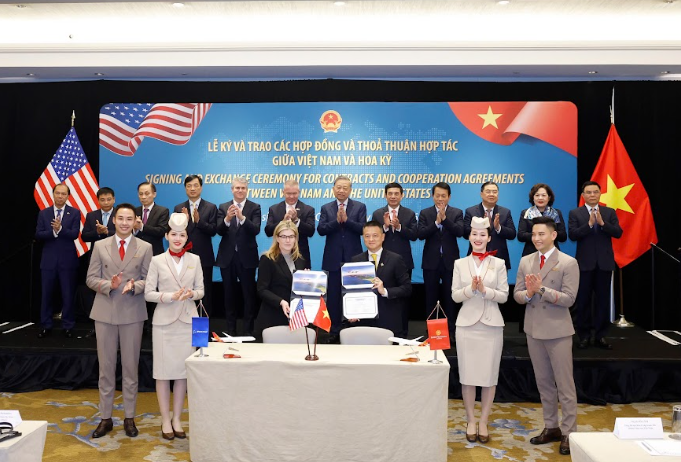 Sun PhuQuoc Airways ký kết với Boeing mua 40 tàu bay