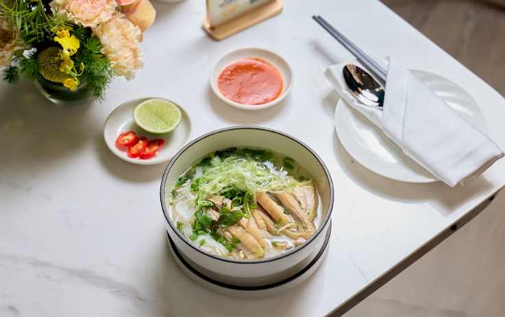 Các món ăn của phòng chờ được giám tuyển bởi nghệ nhân Ánh Tuyết