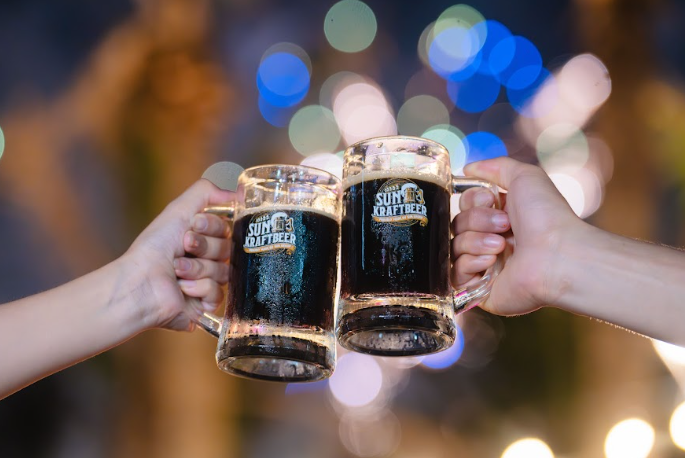 Trải nghiệm bia thủ công Đức danh tiếng ngay tại Cát Bà
