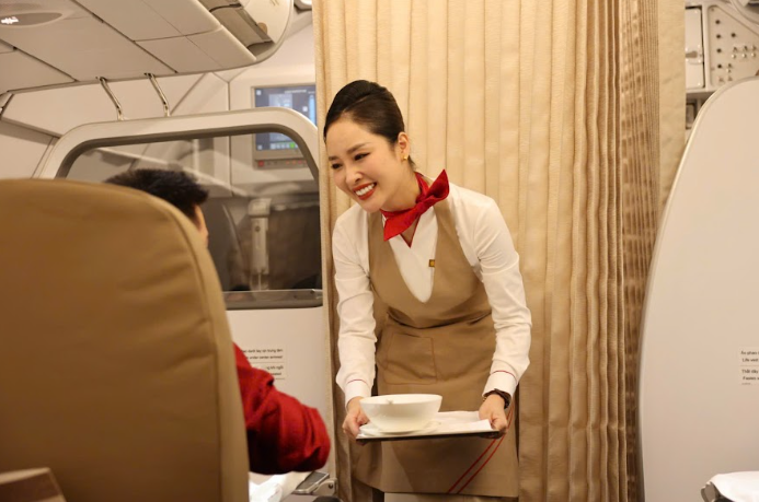 Tiếp viên trên chuyến bay của hãng