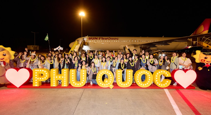 Sun PhuQuoc Airways đón hơn 200 khách từ Đài Loan (Trung Quốc) đến Phú Quốc trong chuyến bay quốc tế đầu tiên