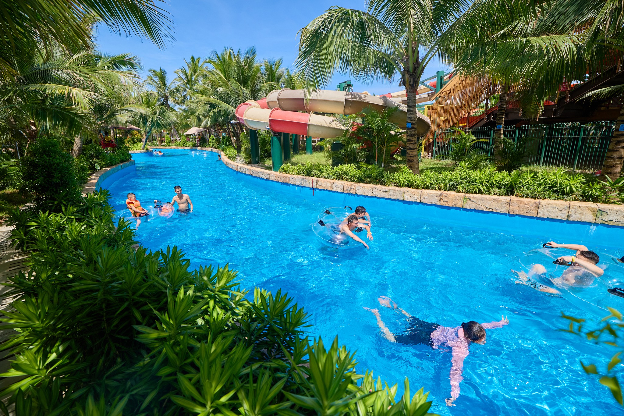 Sun World Sam Son được định hướng theo mô hình giải trí đa tầng, đáp ứng đồng thời nhiều nhóm khách.