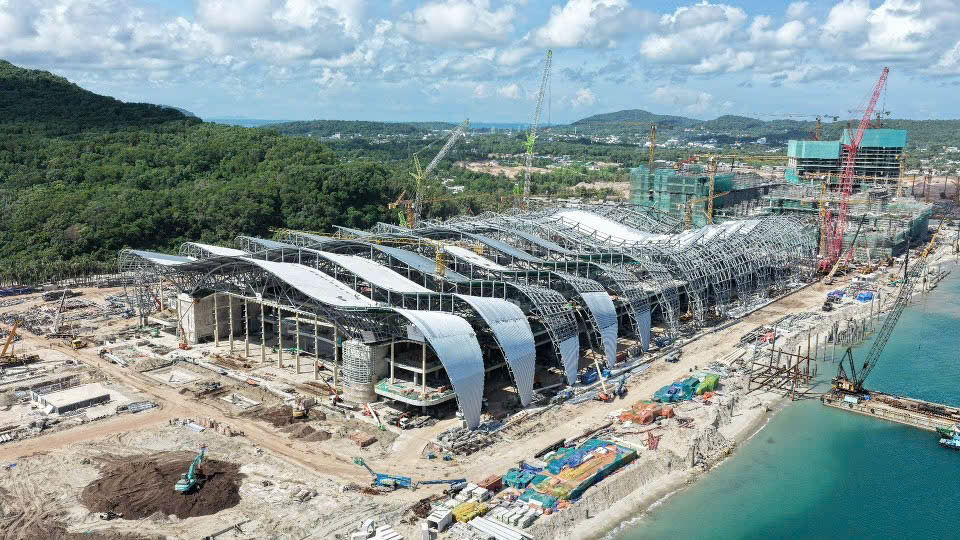 Các công trình phục vụ đang được triển khai tăng tốc thi công để đáp ứng các mốc phục vụ Tuần lễ Cấp cao APEC 2027
