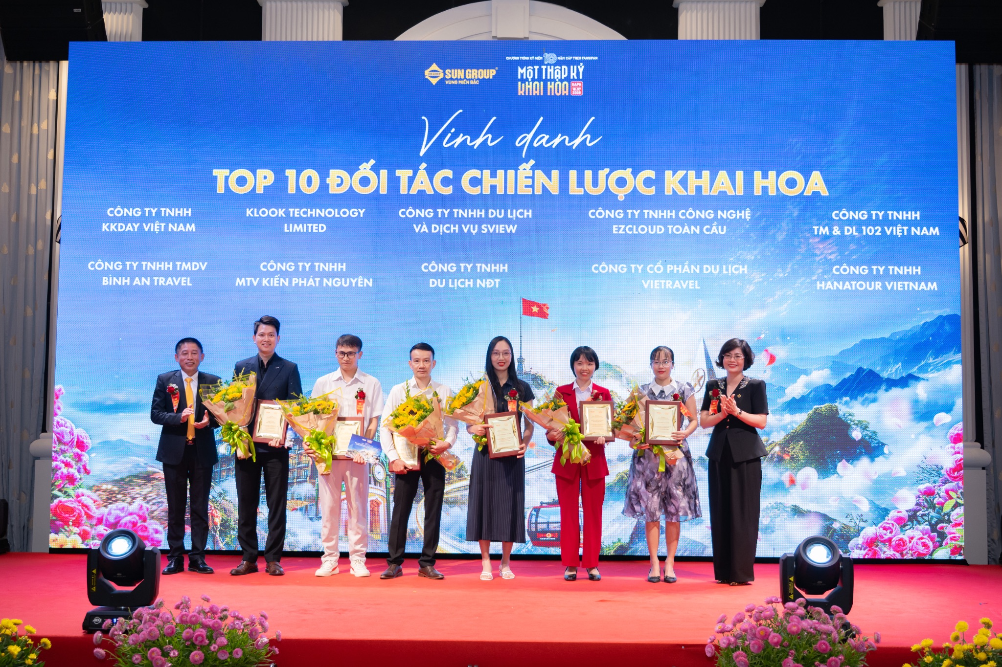 Sun Group vinh danh Top 10 “Đối tác Chiến lược Khai hoa” tại sự kiện
