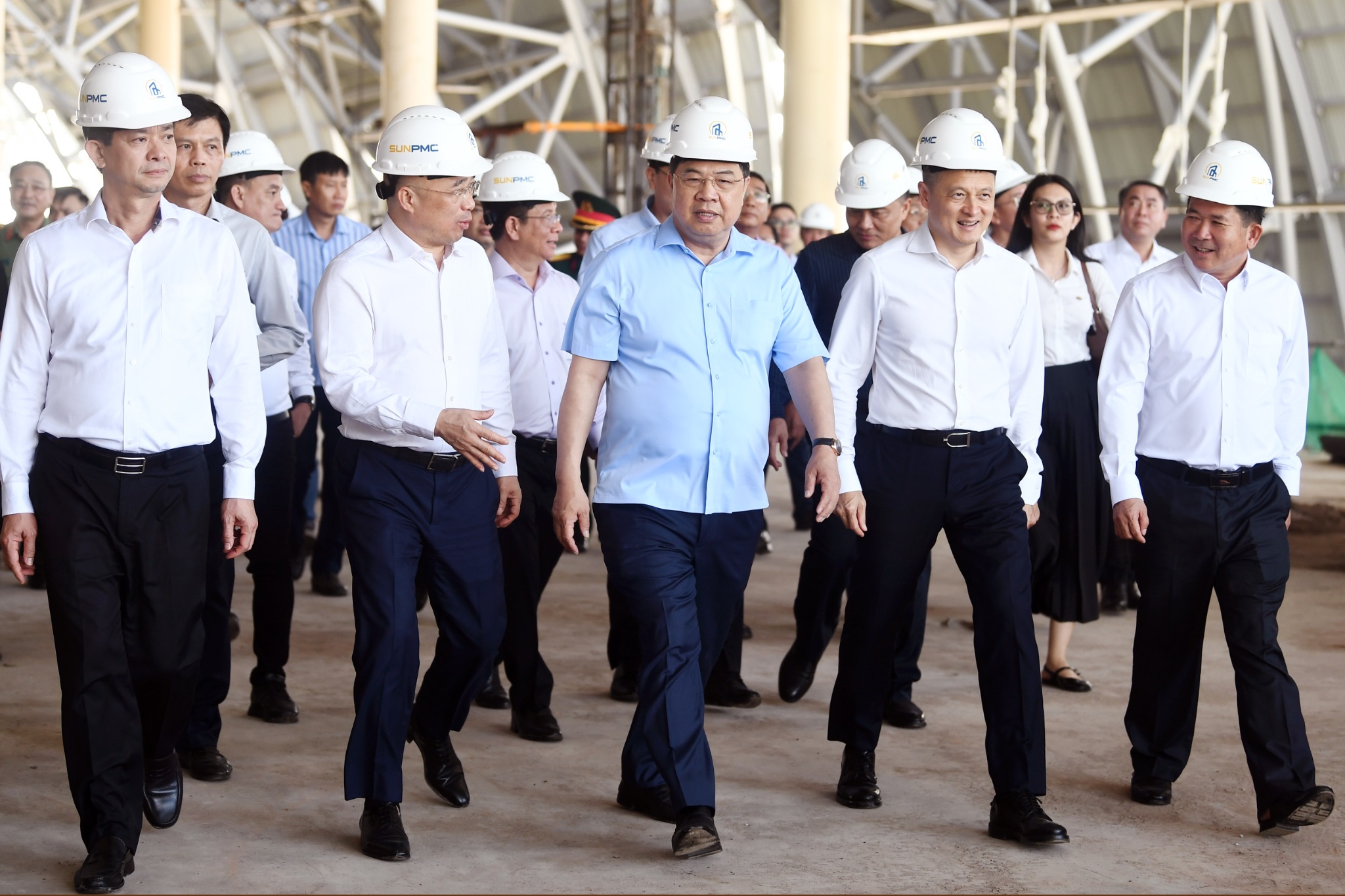 Phó Thủ tướng Thường trực Chính phủ Phạm Gia Túc trực tiếp kiểm tra hàng loạt công trình trọng điểm như dự án mở rộng Cảng hàng không quốc tế Phú Quốc