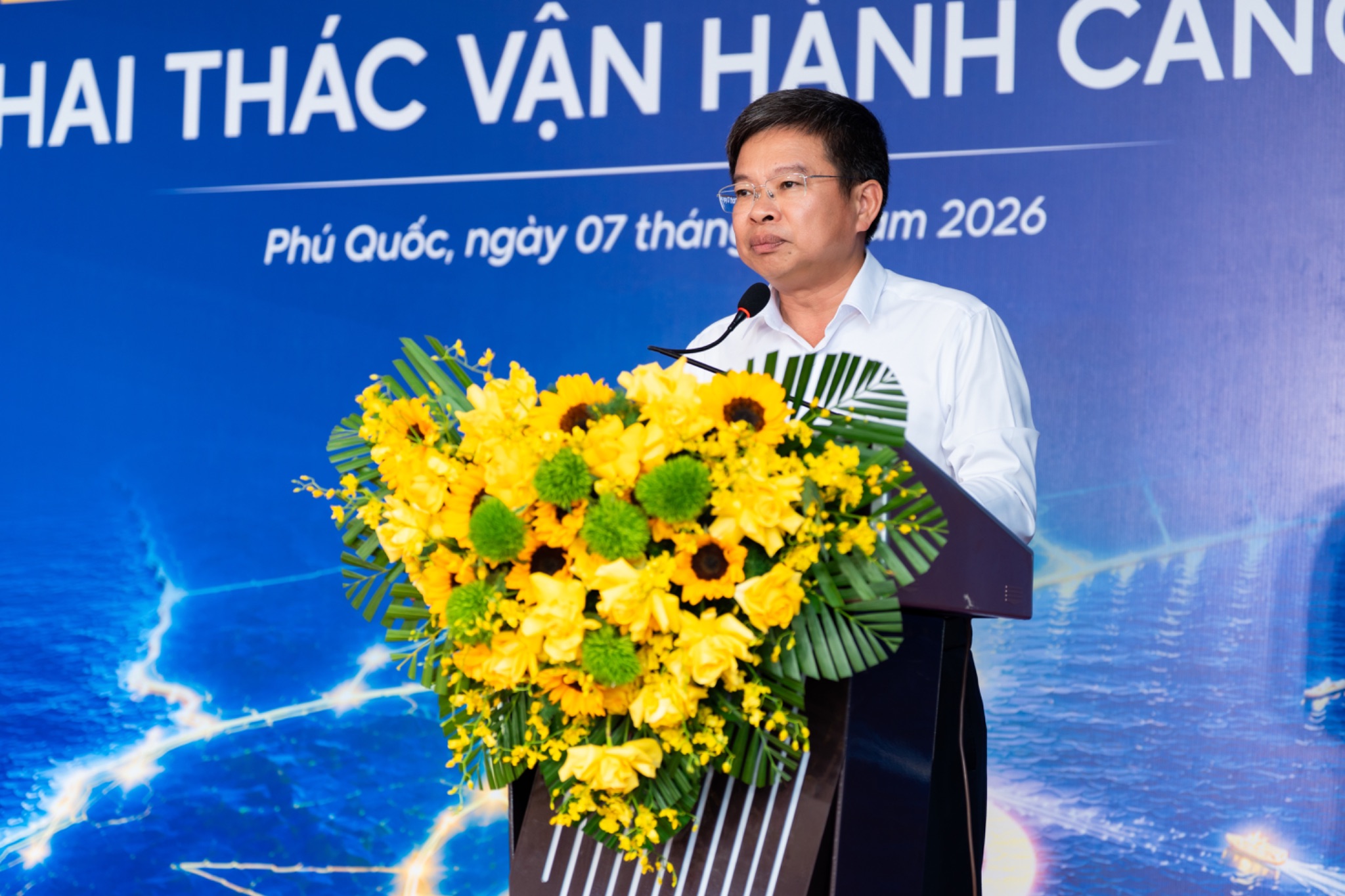 Ông Ngô Minh Trí - Phó Chủ tịch UBND Đặc khu Phú Quốc phát biểu tại sự kiện, nhấn mạnh Cảng An Thới không chỉ là một công trình hạ tầng giao thông đơn thuần, mà đã trở thành cửa ngõ quan trọng kết nối Phú Quốc với vùng biển Tây Nam của Tổ quốc.