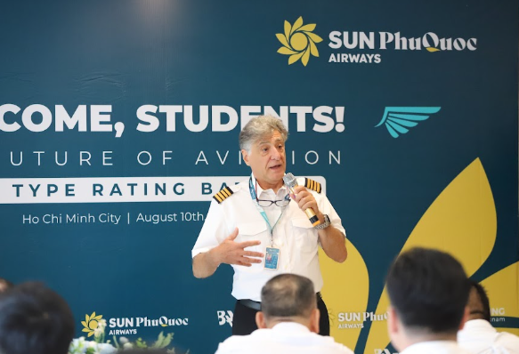 Ông Roberto Casarin, Phó Hiệu trưởng (Deputy Head of Training) BAA Training Vietnam
