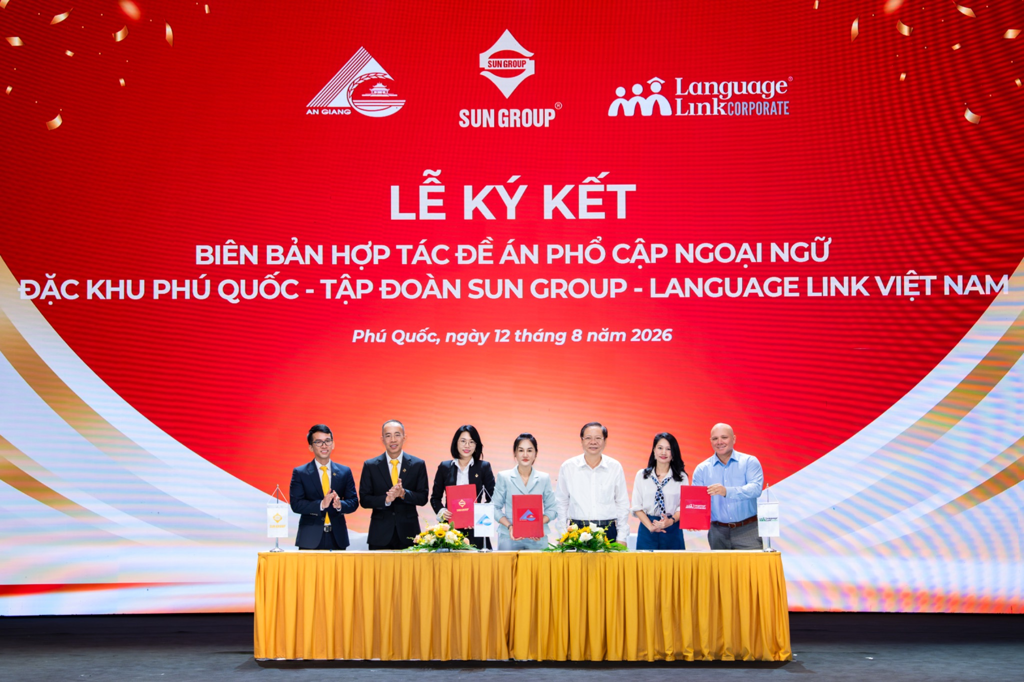Đặc khu Phú Quốc và Sun Group ký biên bản ghi nhớ với Language Link Việt Nam để triển khai chương trình “Phú Quốc – Hello World”