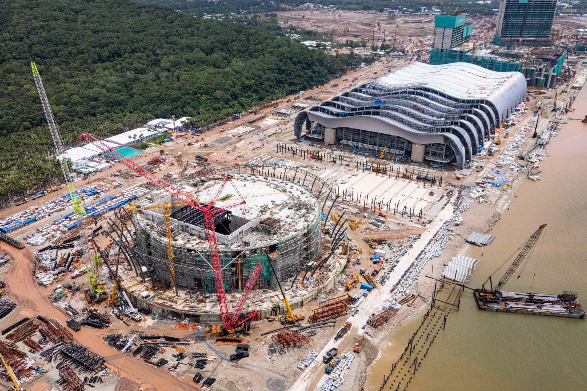Công trường cụm dự án trung tâm APEC đang bước vào guồng thi công thần tốc.