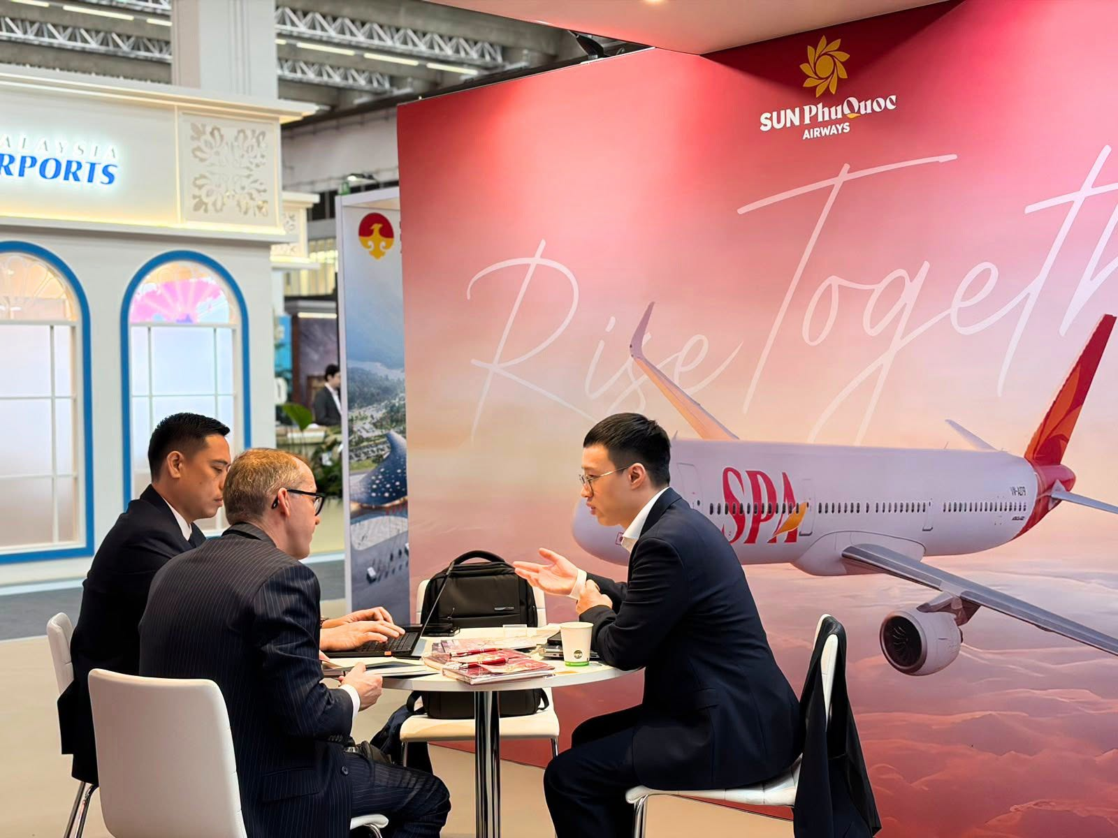 Sun Group hướng tới mở rộng dư địa hợp tác vượt ra ngoài khai thác hàng không đơn thuần