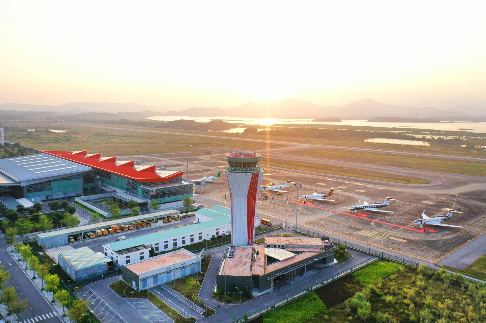 Cảng hàng không quốc tế Vân Đồn của Sun Group lần thứ hai nhận giải thưởng Sân bay khu vực hàng đầu châu Á.