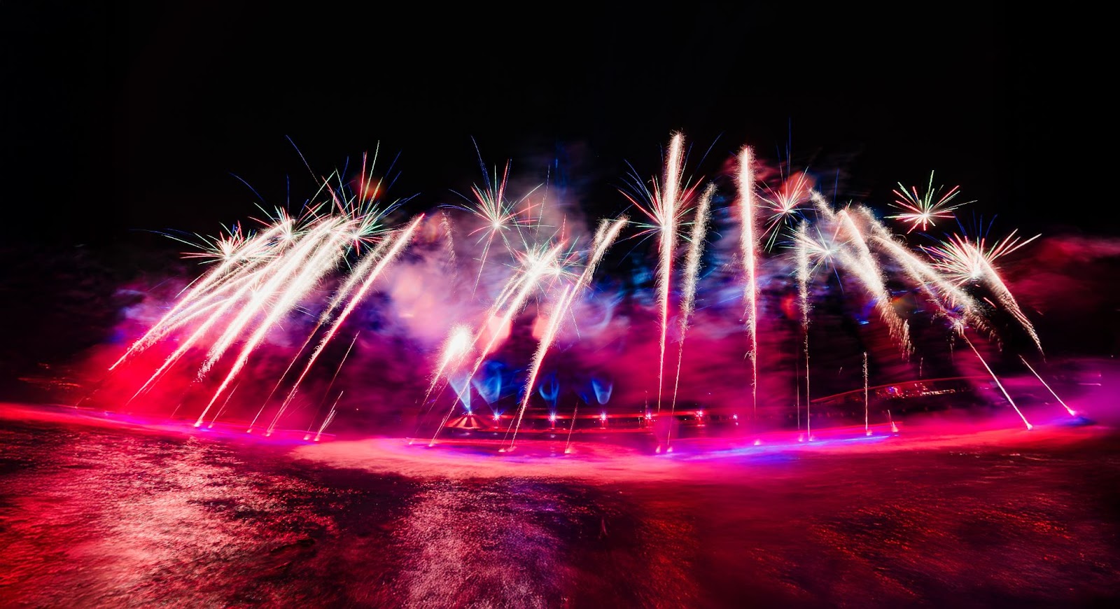 Show diễn mãn nhãn với quy mô chưa từng có