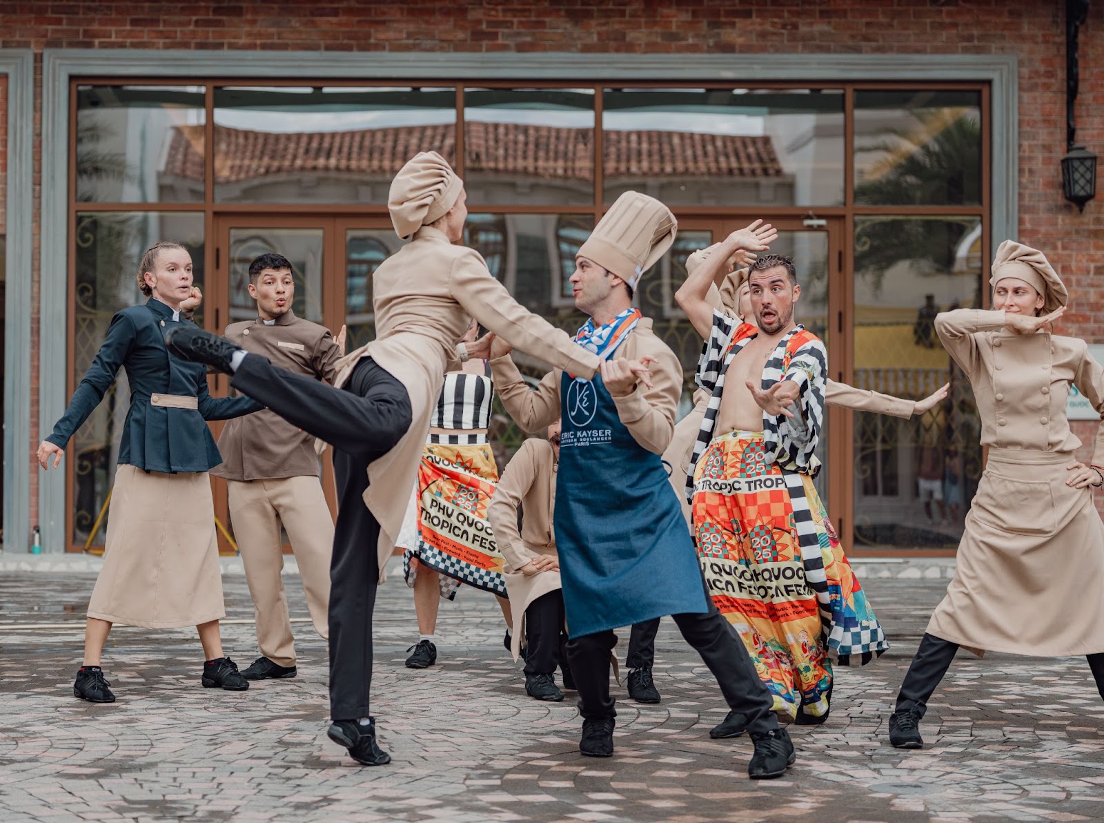 Sunset Town will be immersed in an endless festive atmosphere