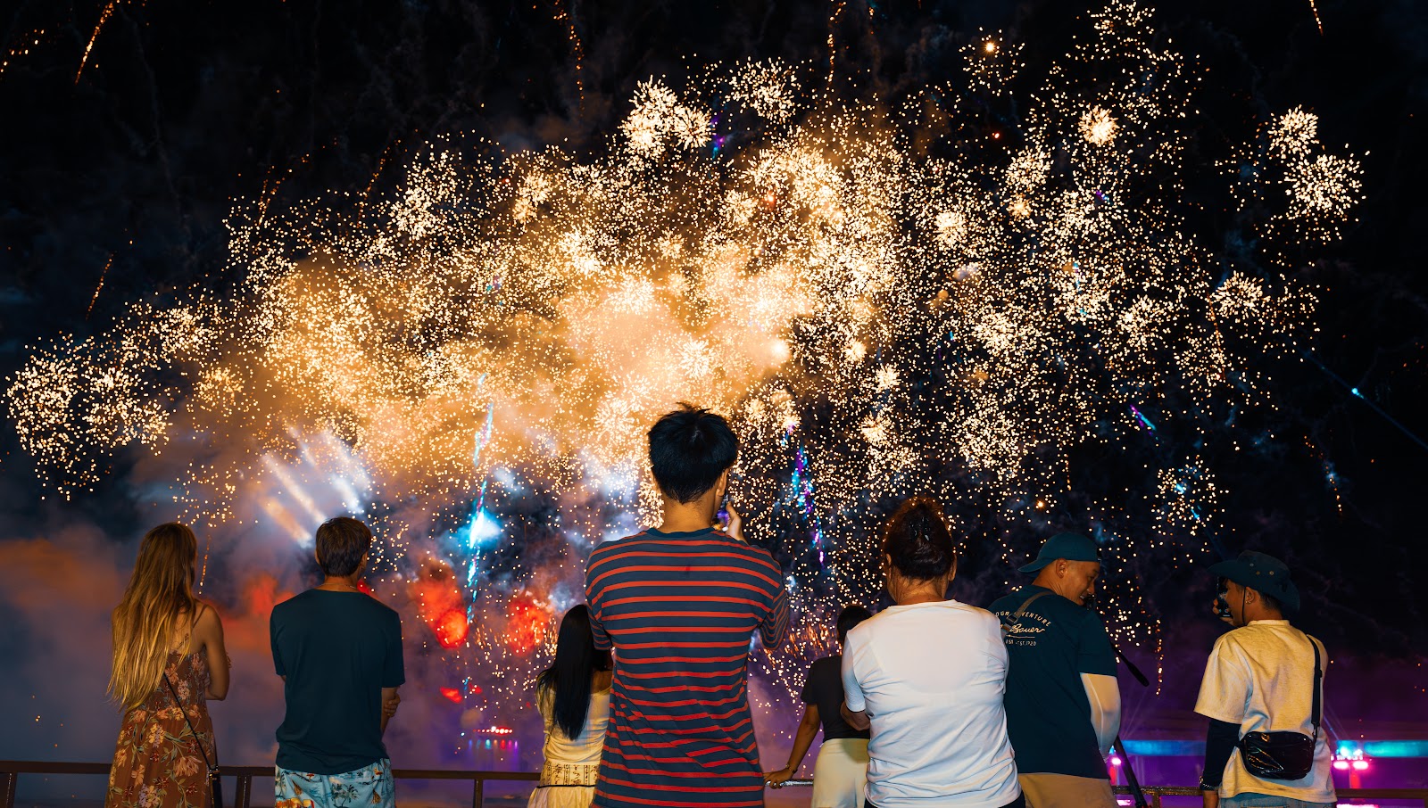 Một mùa lễ hội bùng nổ đang chờ đón du khách tại đảo ngọc