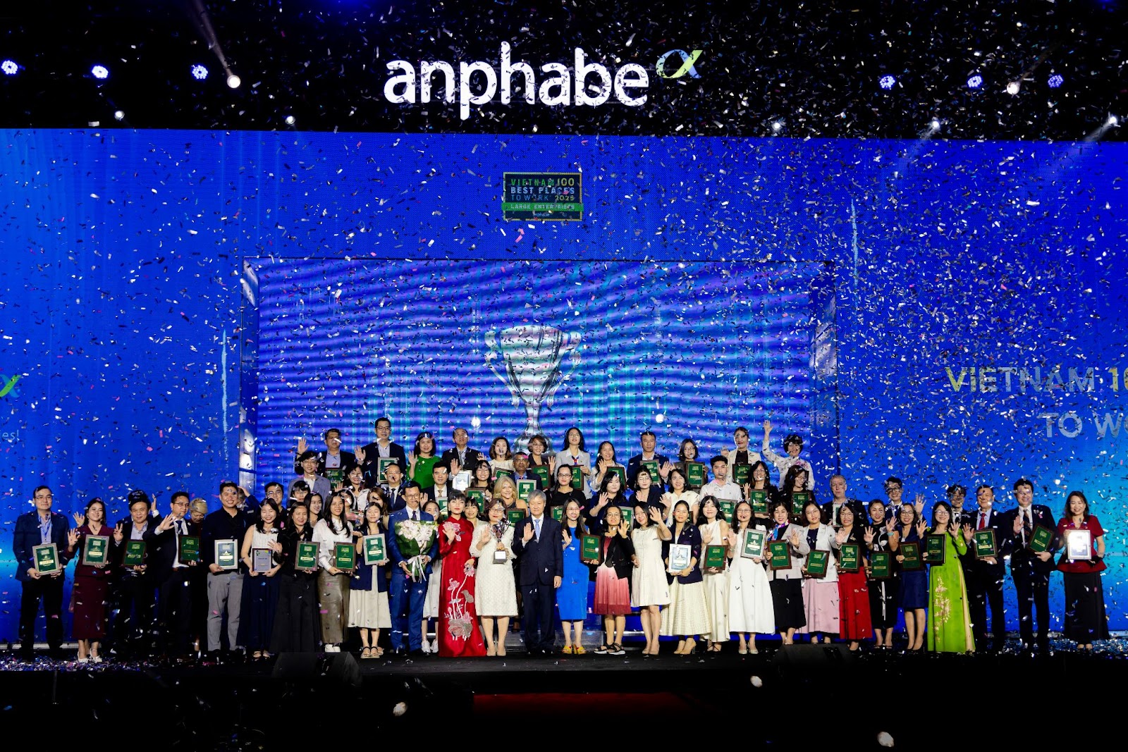 Sun Group lần thứ 6 liên tiếp được vinh danh trong “Top 100 nơi làm việc tốt nhất Việt Nam”