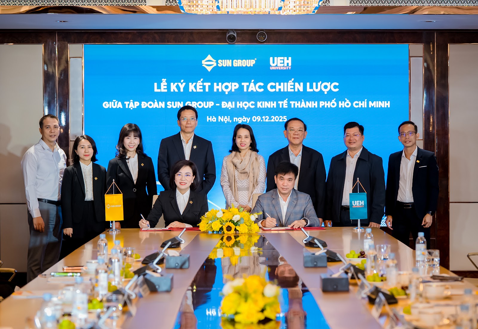 Lễ ký kết hợp tác chiến lược giữa Sun Group và UEH