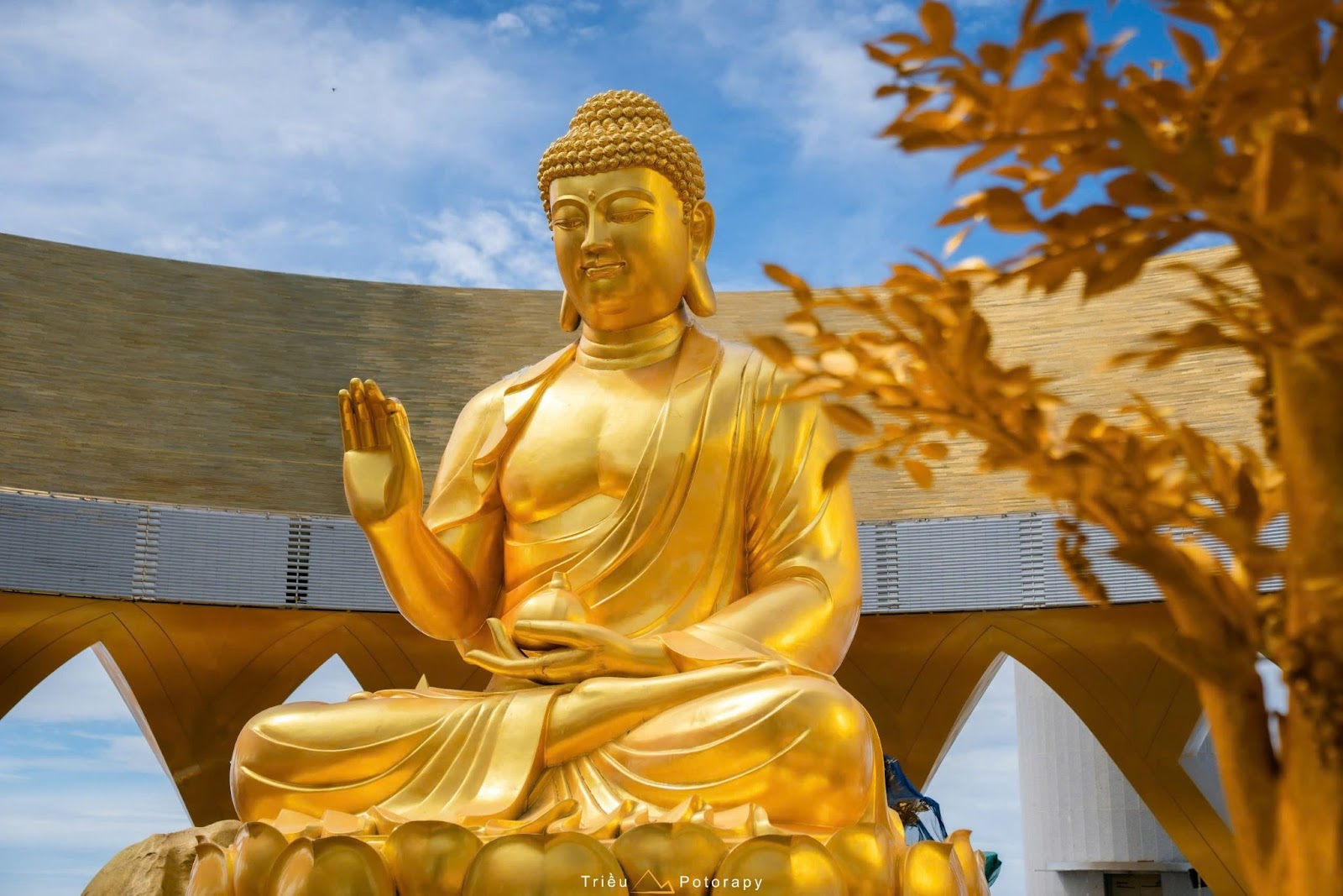 Tôn tượng Đức Phật Câu Na Hàm Mâu Ni