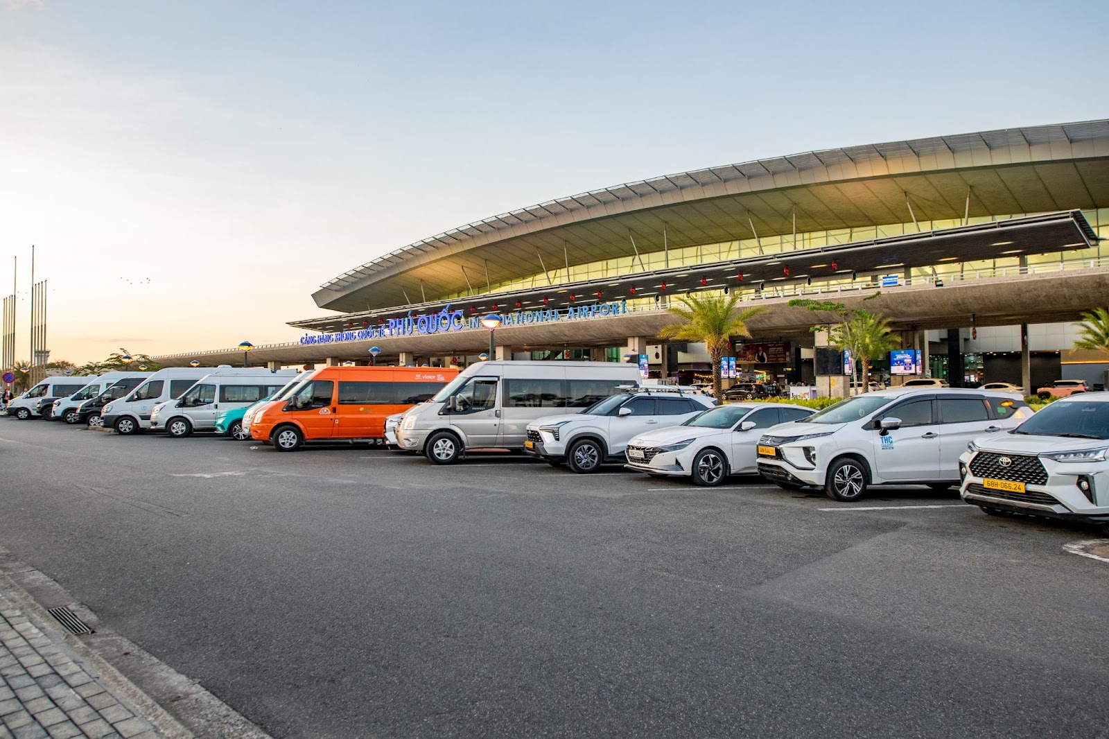 Bãi đậu xe Cảng Hàng không Quốc tế Phú Quốc