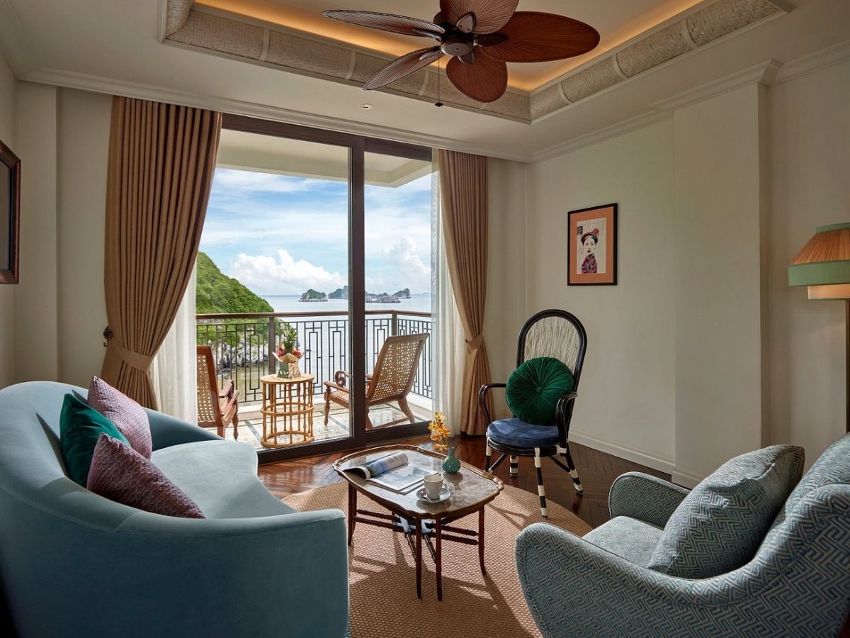 09-Deluxe-room-mang-lai-trai-nghiem-nghi-duong-dang-cap-tai-hotel-perle-d%E2%80%99Orient-cat-ba.jpg