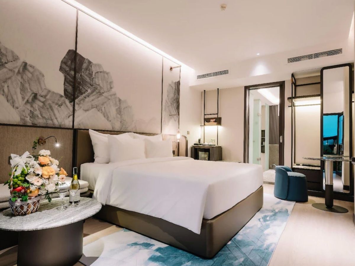 11-phong-nghi-duoc-thiet-ke-sang-trong-toi-gian-tai-The-May-legend-cat-ba-beach-resort-%26-spa.jpg