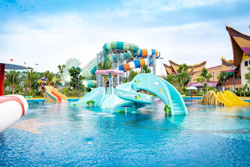 Do Rong Water Park closes after 6:30 PM.