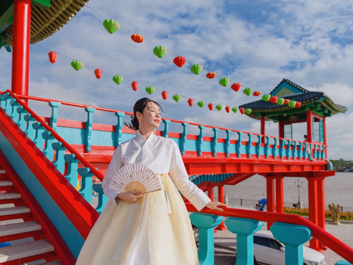 Chụp ảnh trên đảo Vũ Yên (Hải Phòng) ghi lại khoảnh khắc đẹp.