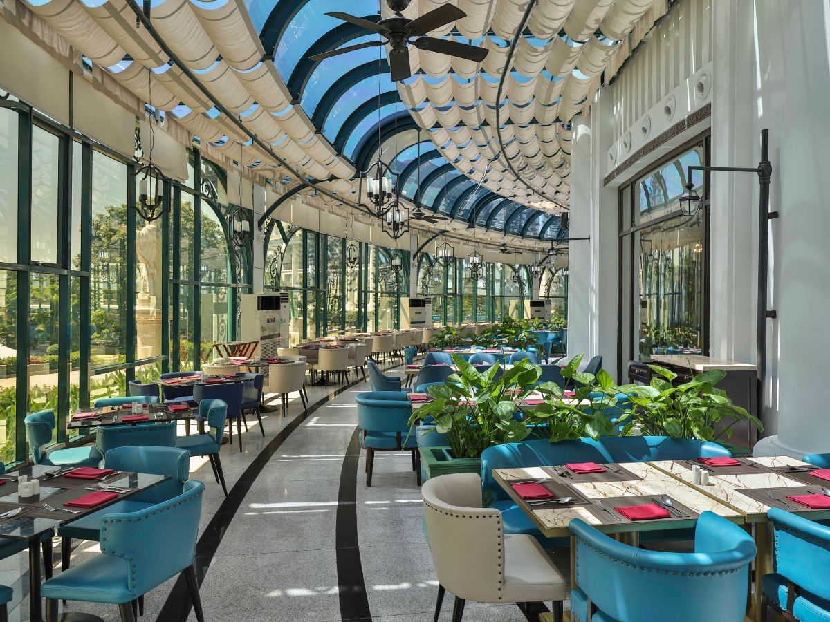 Nhà hàng trong đảo Vũ Yên (Hải Phòng) sang trọng tinh tế.