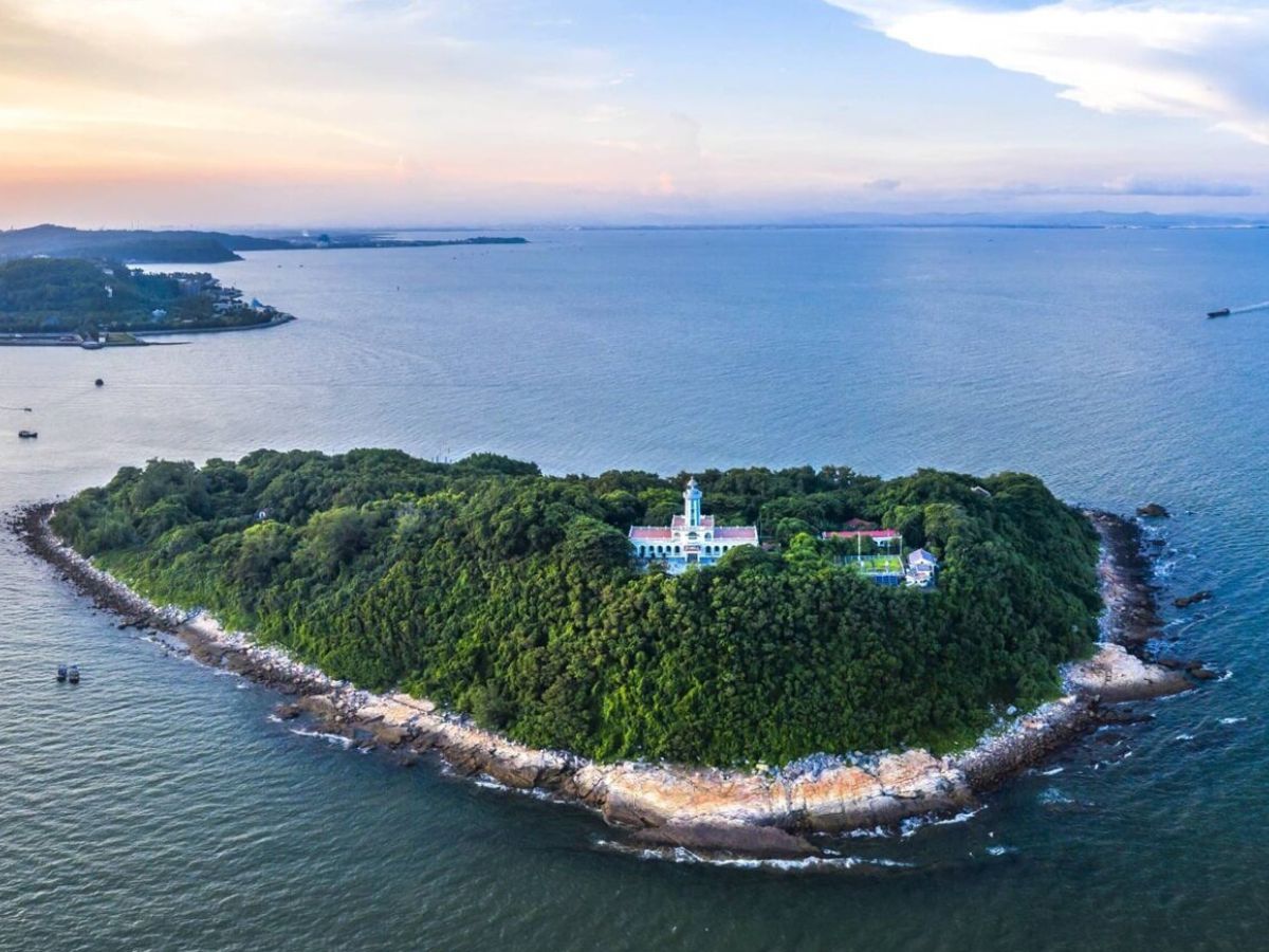 Hòn Dấu là cảnh đẹp Hải Phòng không thể bỏ lỡ.