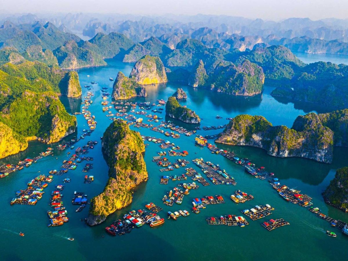 Đảo Cát Bà mang đến khung cảnh thơ mộng.