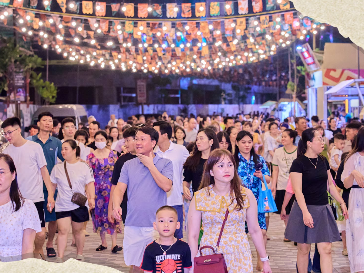 Du khách chỉ cần vài phút đi bộ để tiếp cận ngay khu phố lễ hội ven biển mà không cần sử dụng thêm phương tiện di chuyển