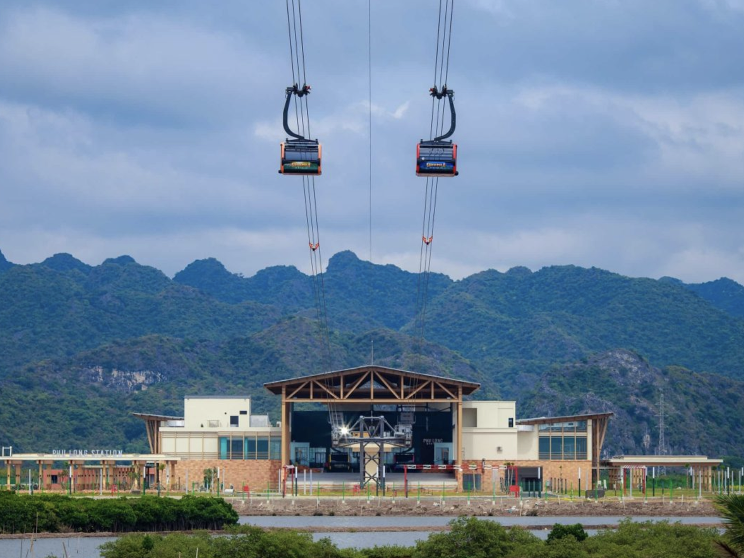 Cáp treo Sun World Cat Ba giúp rút ngắn thời gian di chuyển từ đất liền sang đảo