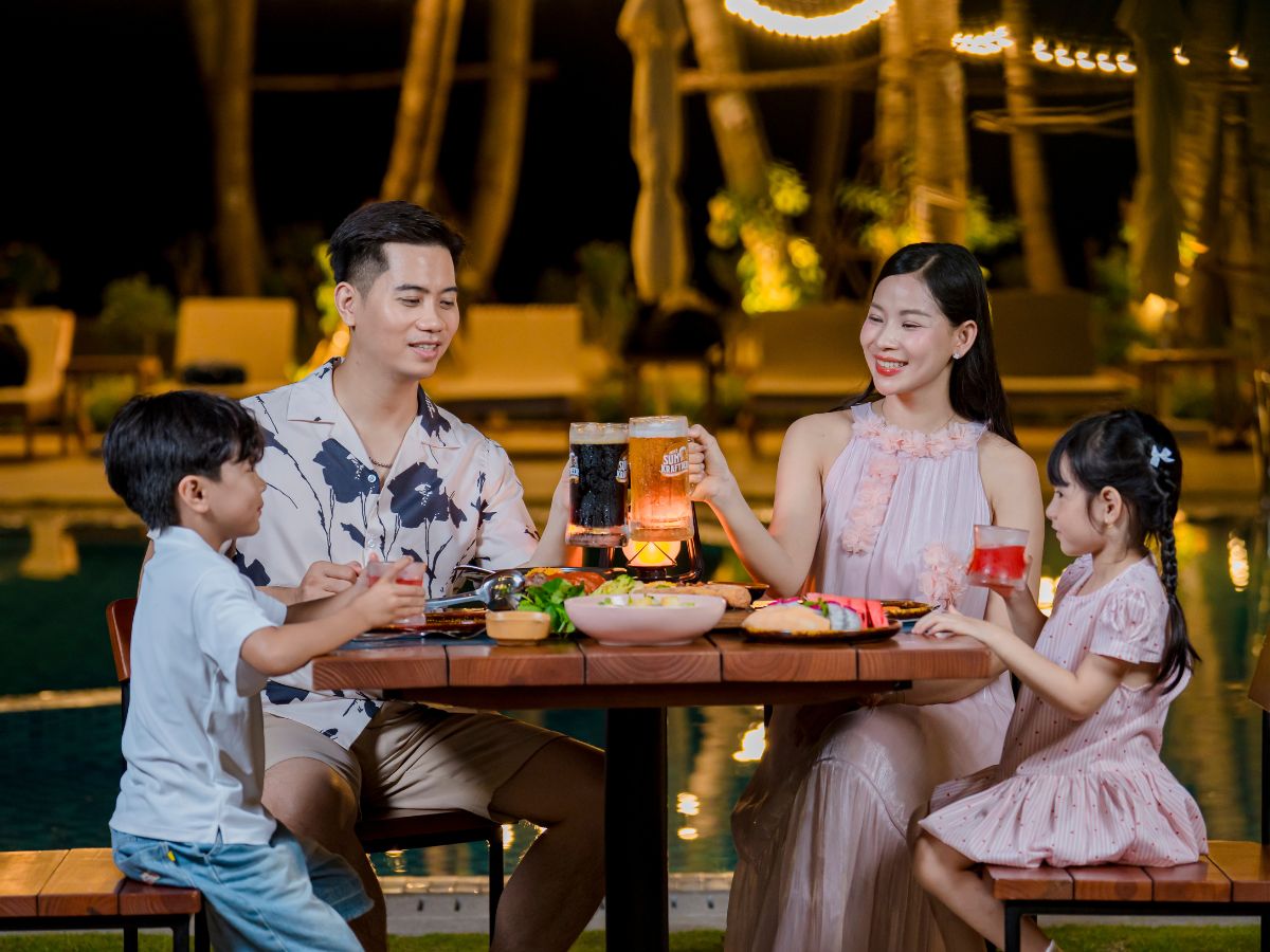 Ngắm hoàng hôn và pháo hoa rực rỡ từ Sun Bavaria