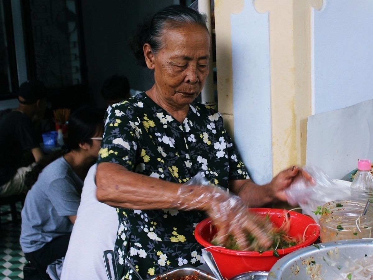 Mít trộn Đà Nẵng Bà Già đem tới trải nghiệm ẩm thực đậm chất truyền thống gia đình