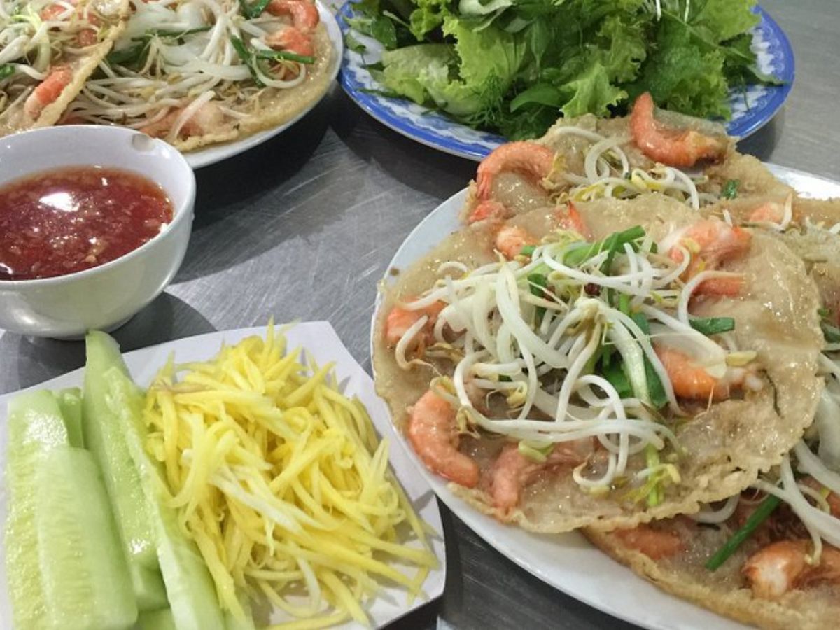 banh-xeo-lipton-voi-da-dang-mon-an-di-kem