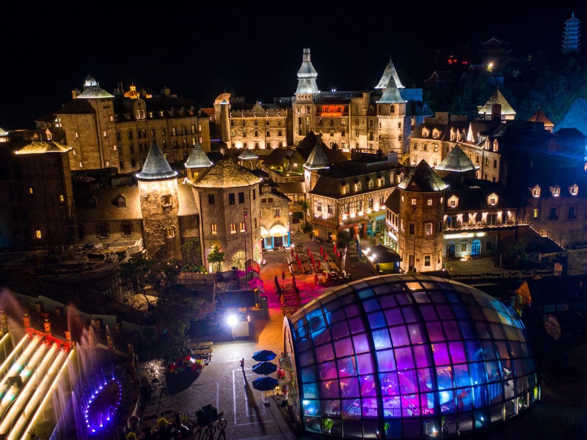 08-ba-na-by-night.jpg