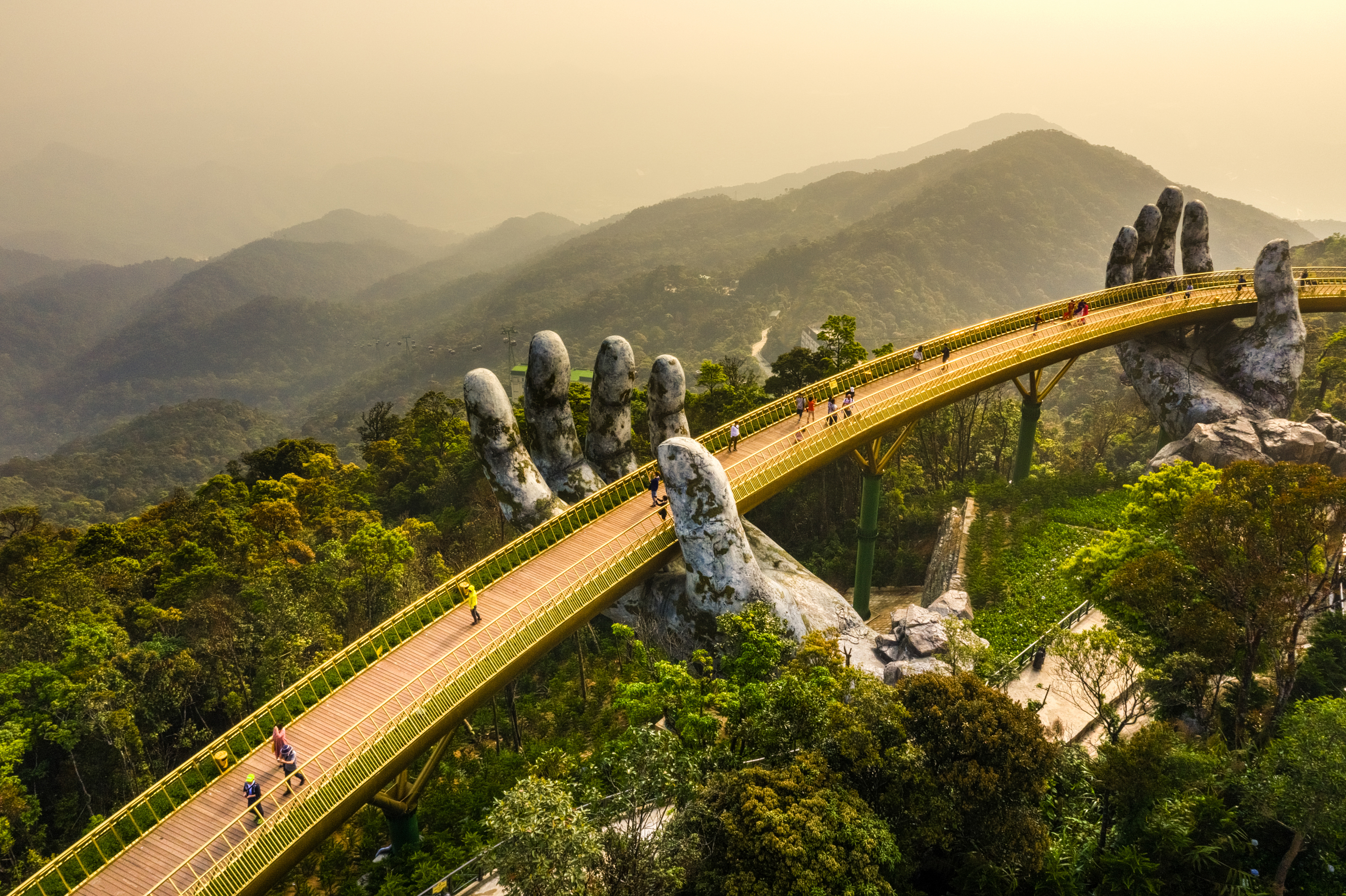 Copy%20of%20Golden%20Bridge%20%28C%E1%BA%A7u%20V%C3%A0ng%29.jpg