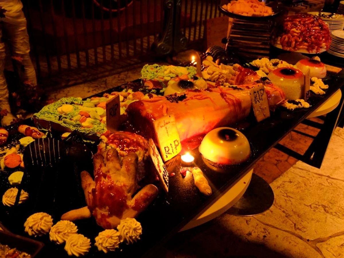 Menu-dac-biet-50-mon-an-theo-chu-de-Halloween-tao-trai-nghiem-doc-dao.jpg