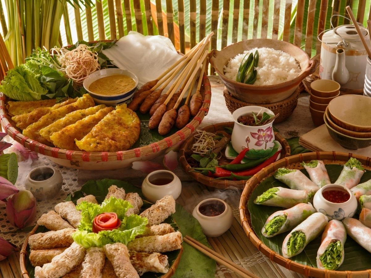 Nem lụi Đà Nẵng không chỉ đơn thuần là một món ăn mà còn là cánh cửa mở ra văn hóa ẩm thực đậm đà bản sắc