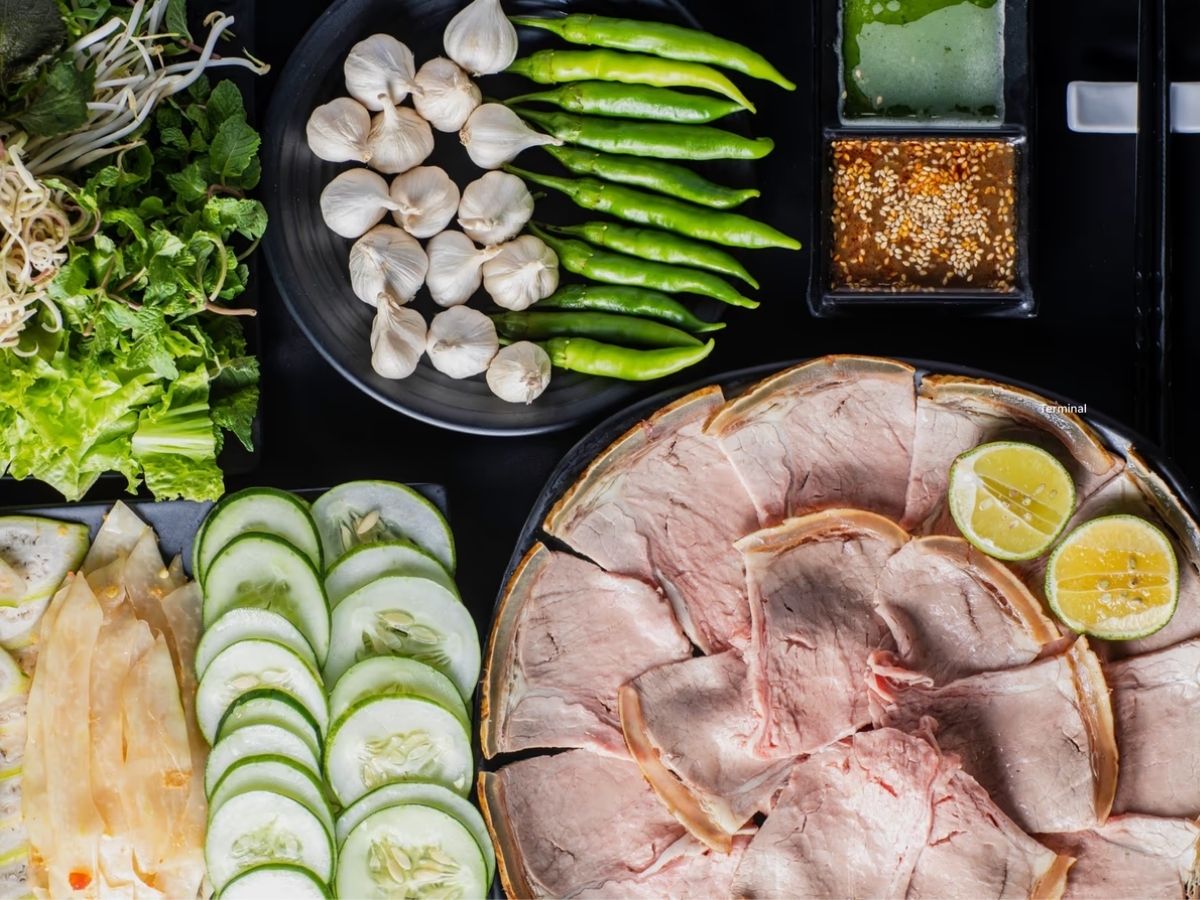 Du khách nên lưu ý một vài điều để có trải nghiệm trọn vẹn khi thưởng thức bê thui Cầu Mống Đà Nẵng