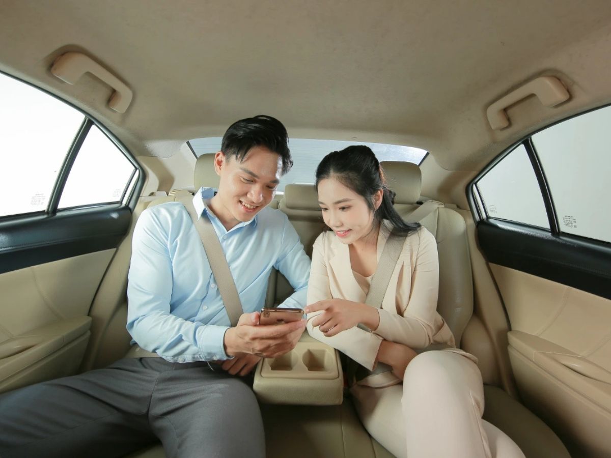 Đặt xe qua ứng dụng dễ dàng cho du khách