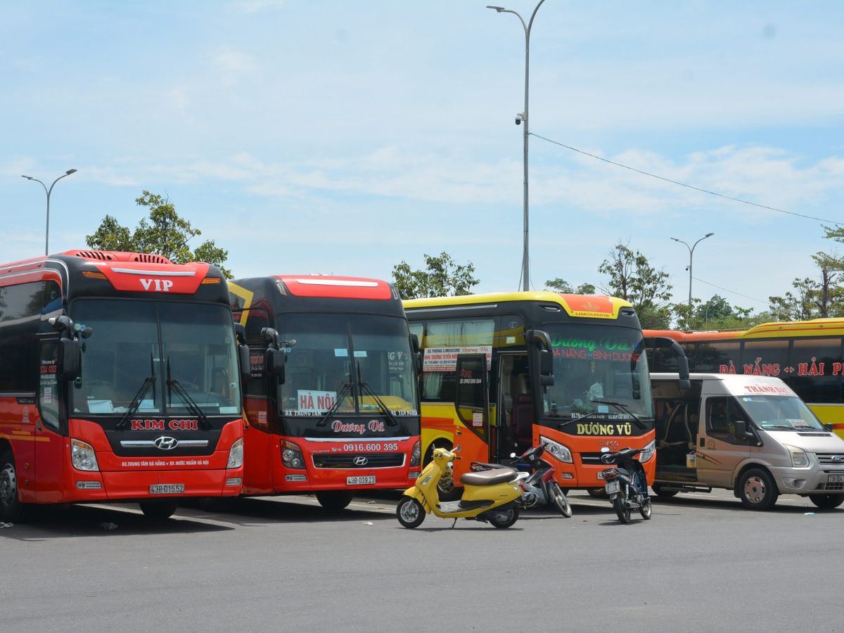 Hàng trăm chuyến xe khởi hành mỗi ngày từ bến xe trung tâm Đà Nẵng