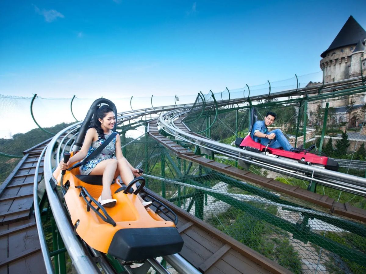 Thời tiết đẹp tạo điều kiện thuận lợi cho du khách vui chơi khám phá Đà Nẵng