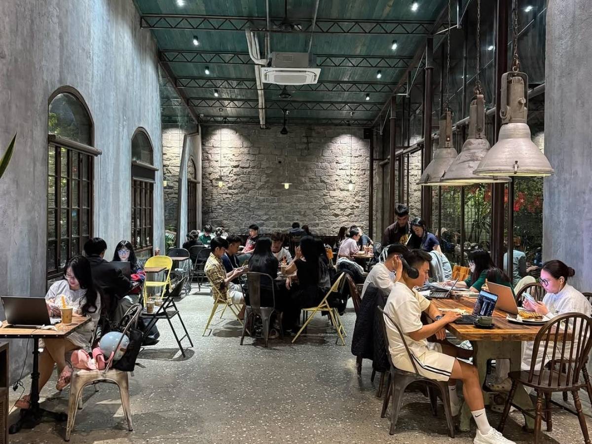 Gé Cafe mang lại cảm giác tươi mới bằng thiết kế ngập tràn cây xanh
