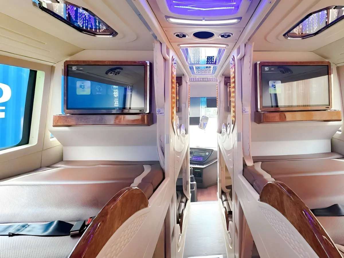 Xe khách giường nằm đầy đủ tiện nghi là lựa chọn của nhiều du khách khi đi từ Sài Gòn đến Đà Nẵng.