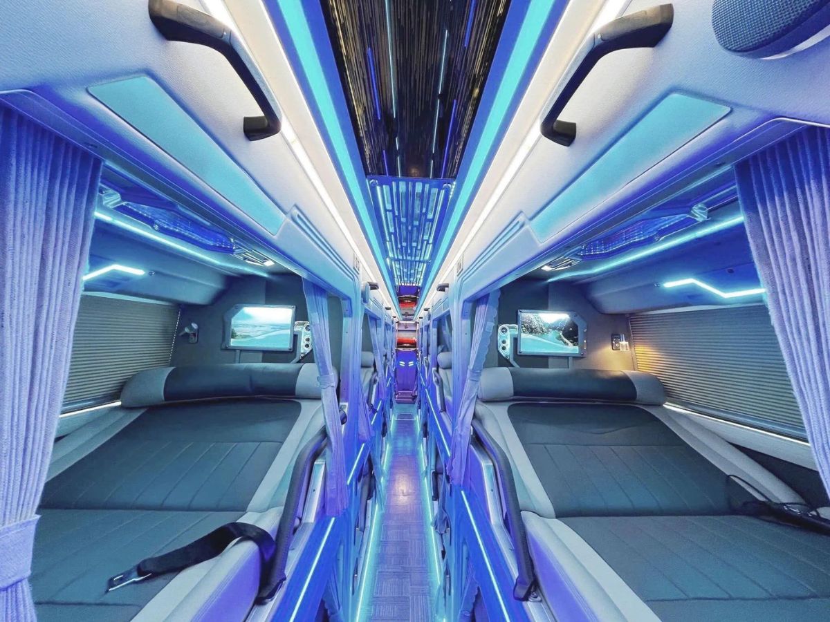 Xe khách giường nằm đi Đà Nẵng với đa dạng tiện nghi hiện đại và chỗ nằm thoải mái.