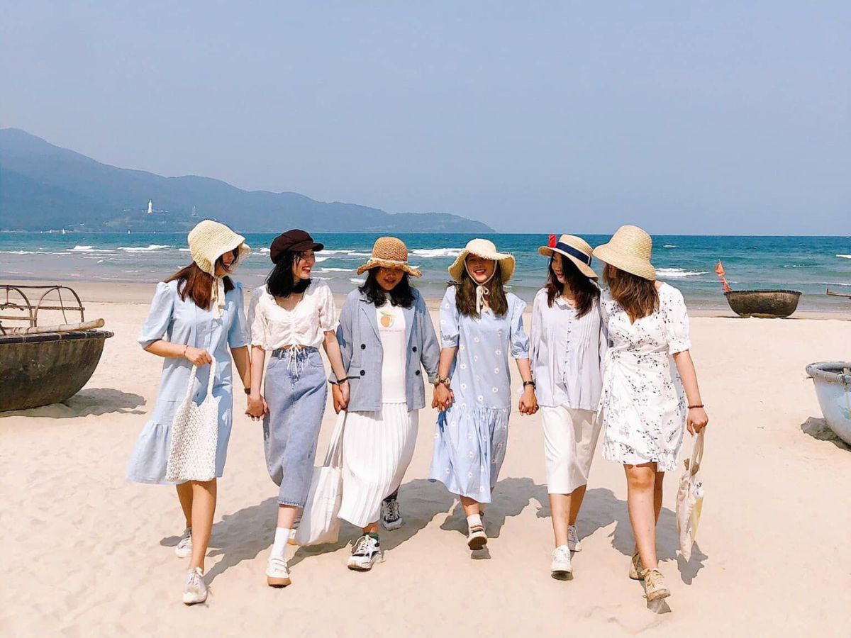 Đi chơi biển ở Đà Nẵng nên chuẩn vị các vật dụng để bảo vệ sức khỏe.