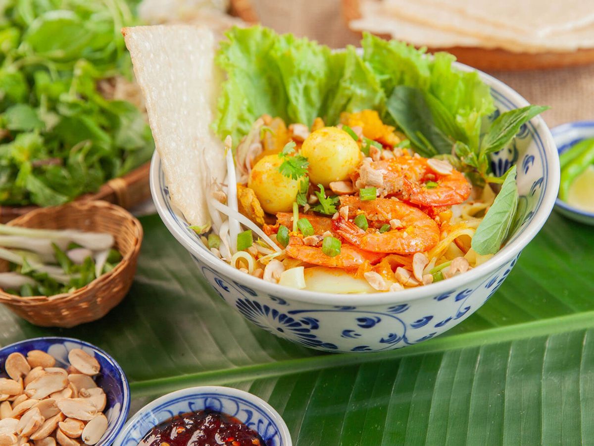 Mì Quảng là món ăn ngon nên thử trong chuyến du lịch Đà Nẵng 5 ngày 4 đêm.